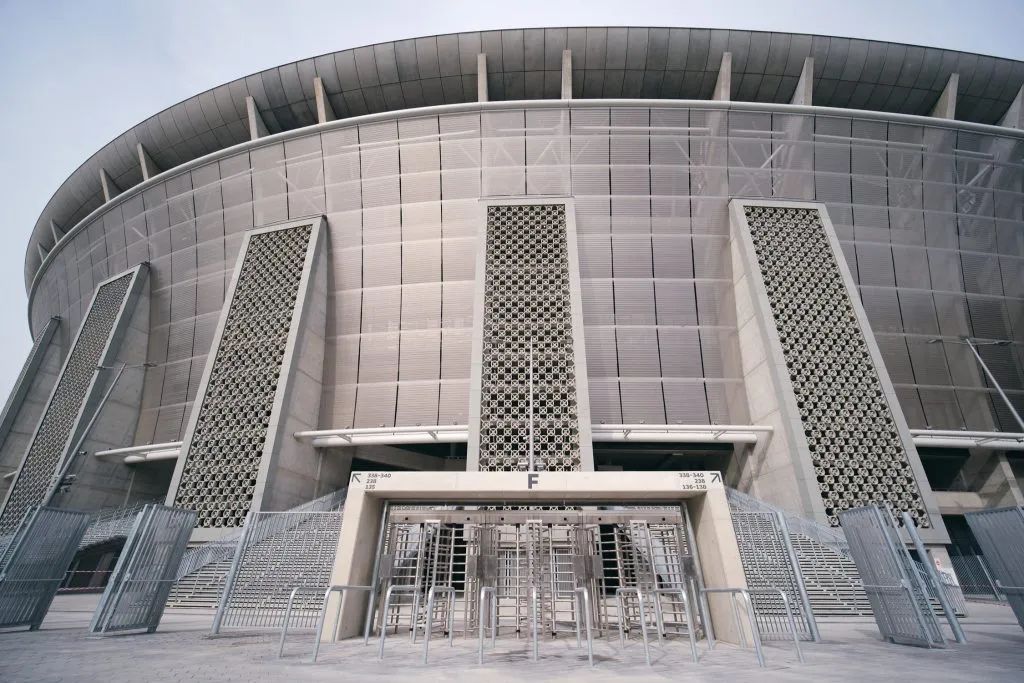 外墙足球场效果图,房顶足球场设计