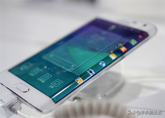 曲面屏手机贴钢化膜还是水凝膜,现在手机一般贴什么膜比较好