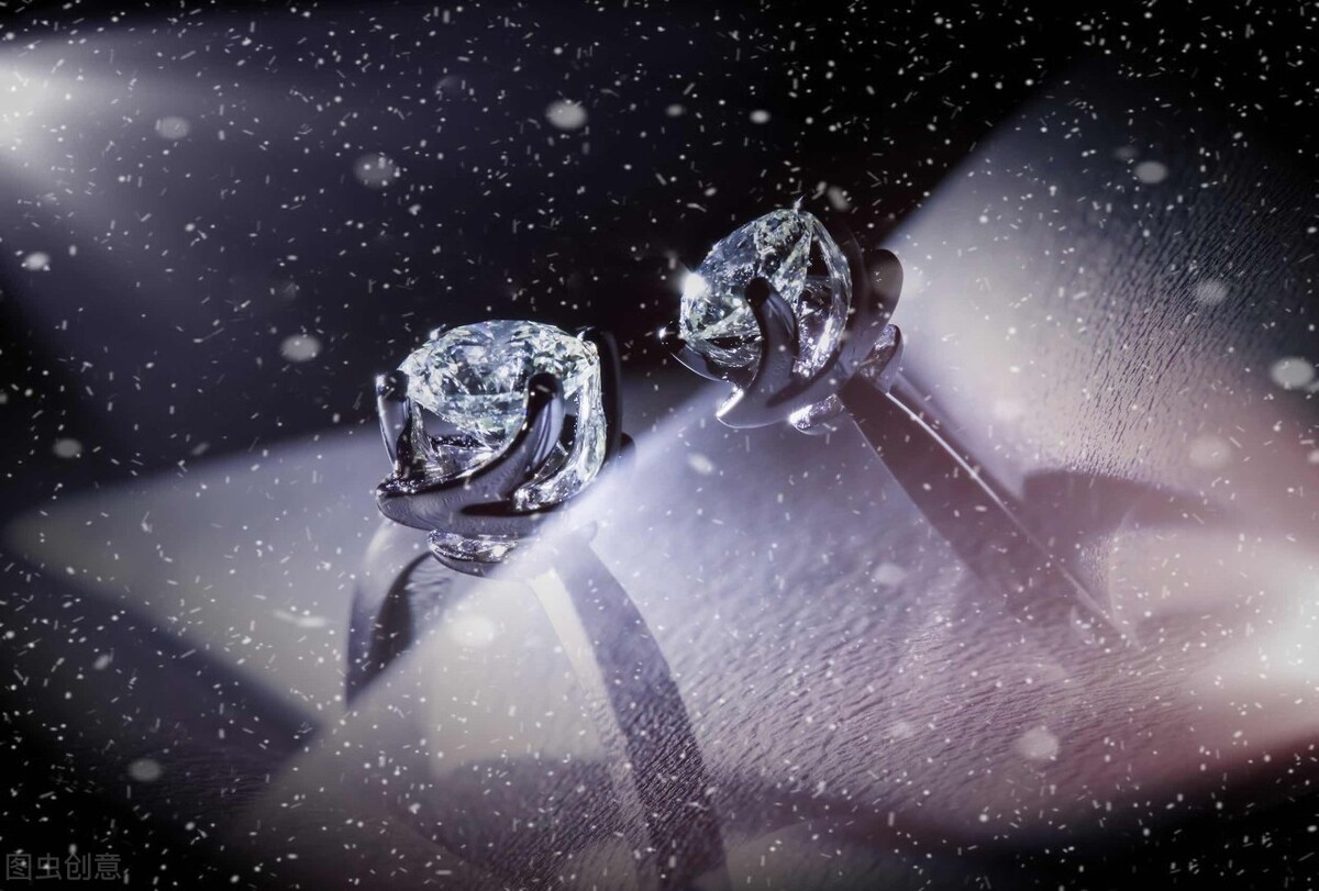 1克拉钻戒一般多少钱最便宜,钻戒买大牌1克拉还是小牌子2克拉