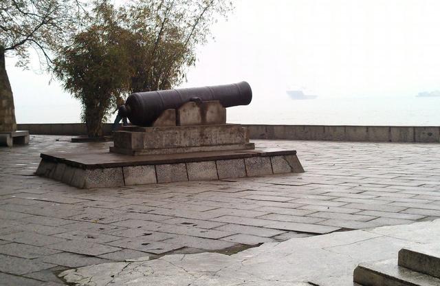 清朝首富和珅现状,沈万三胡雪岩和珅最后下场