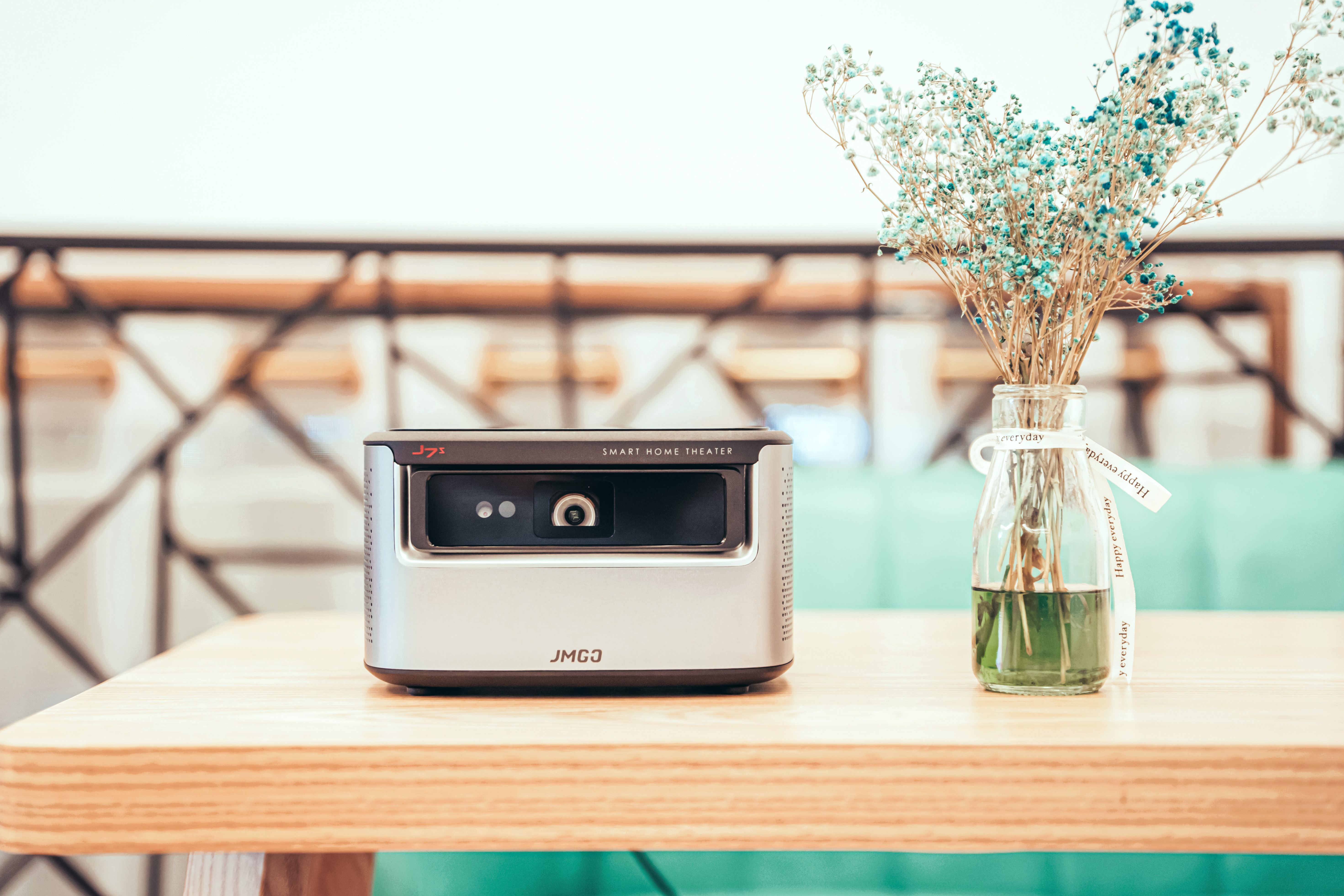 智能投影幕布,微投影坚果