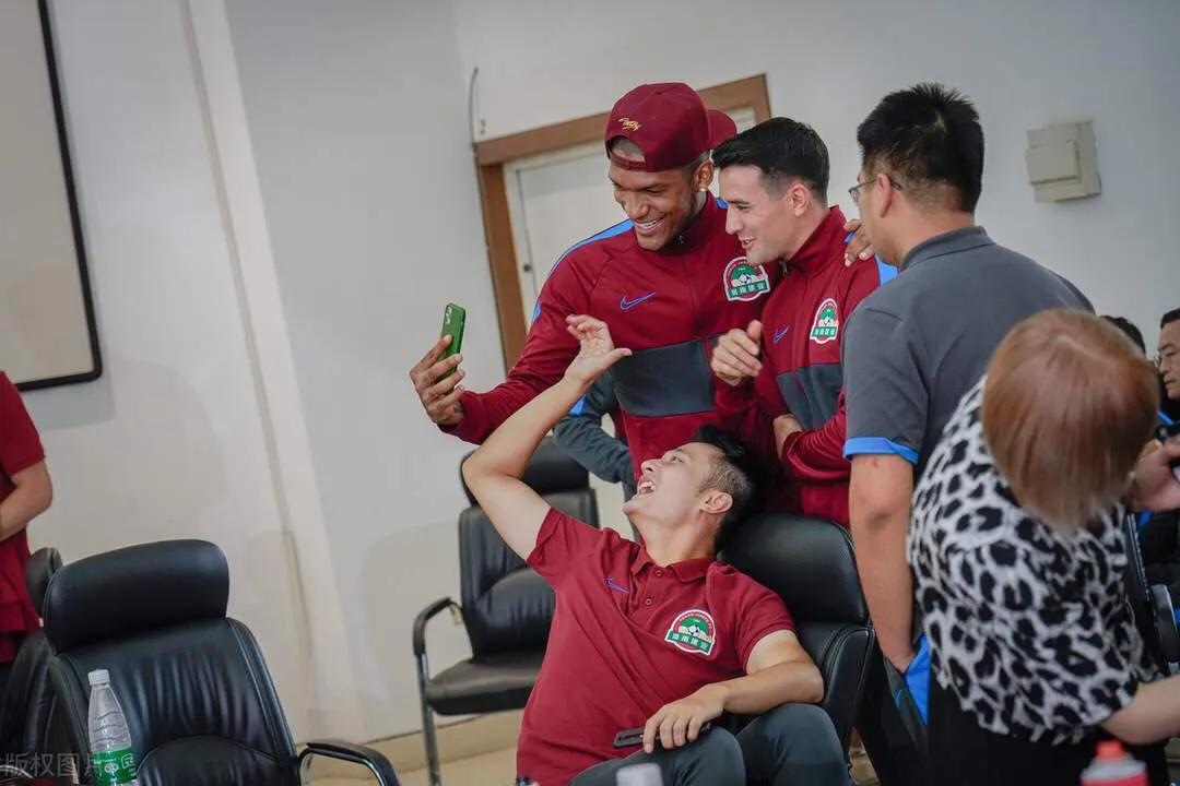 河南建业球员定妆照！你说中不中？