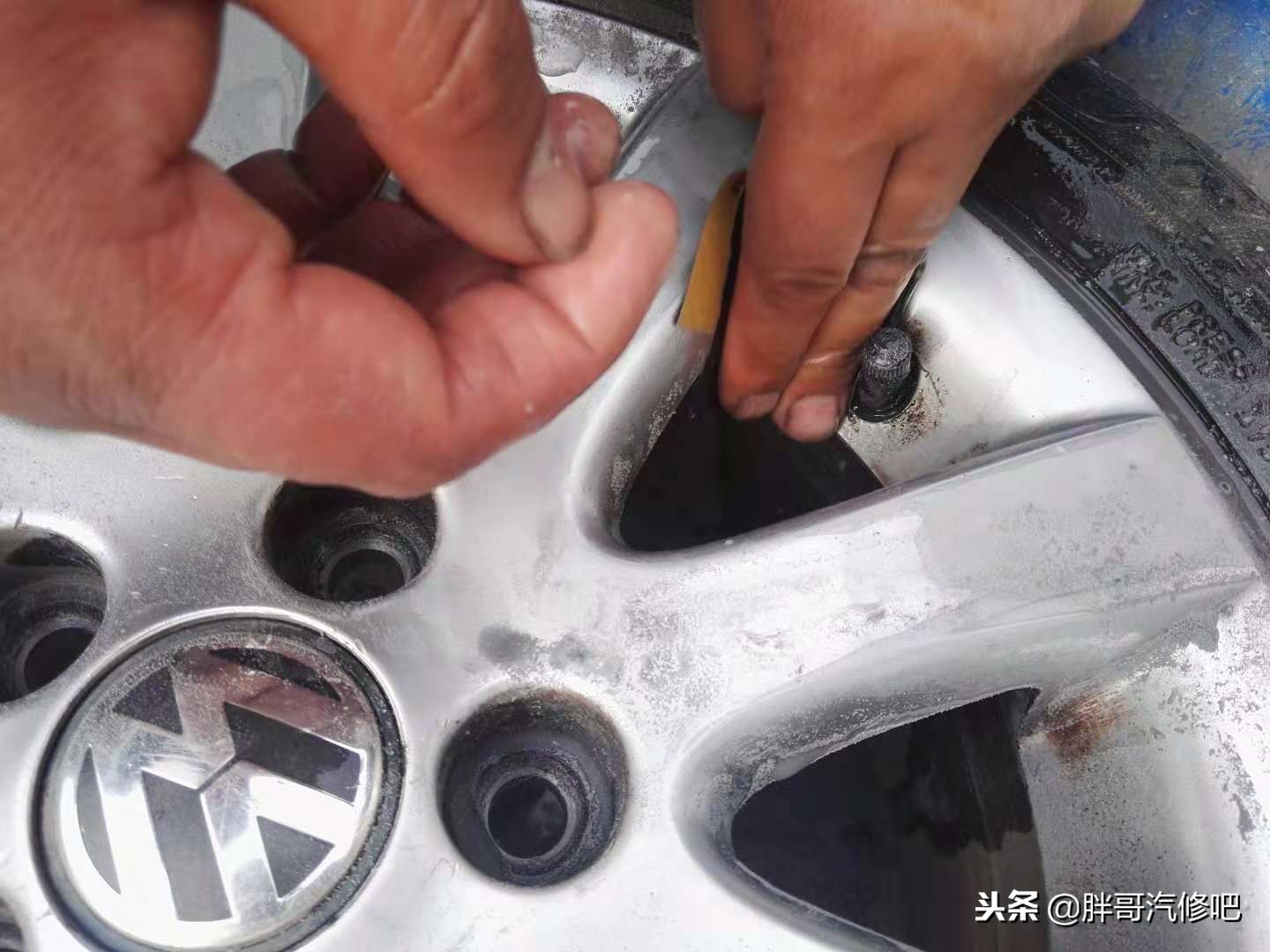 二手车轮毂翻新多少钱,车轮毂修复翻新多少钱