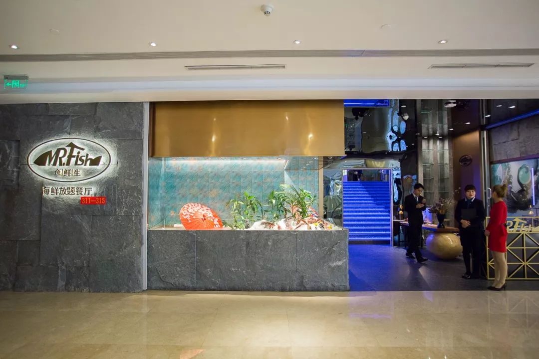 吃海鲜龙虾帝王蟹自助,海胆海鳌虾自助