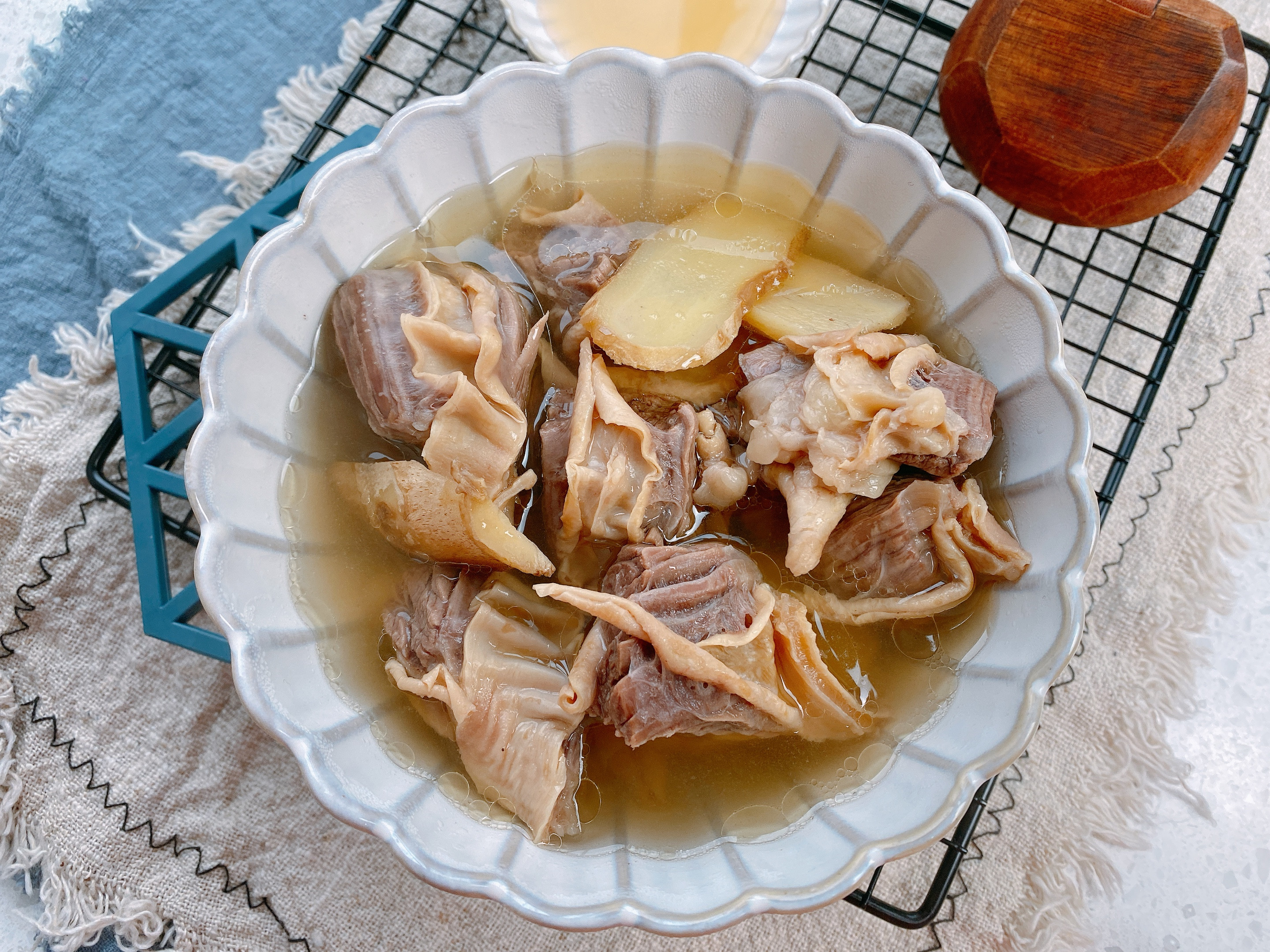 清炖牛肉怎样做到汤清淡肉入味,清炖牛肉汤怎么炖好吃又烂