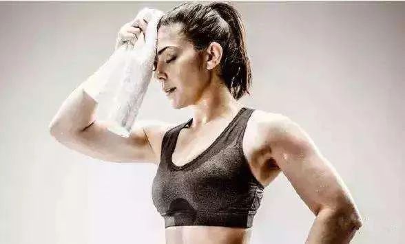 名牌香水动辄上千，「*宗罪七**香水」一套七瓶，实力演绎“七个我”