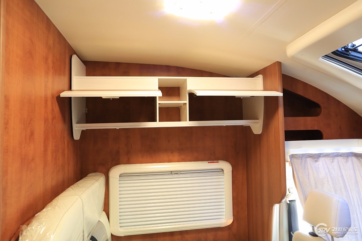 同级别车型谁敢跟它比轻量化！双会客区，实拍亚特plasy631房车