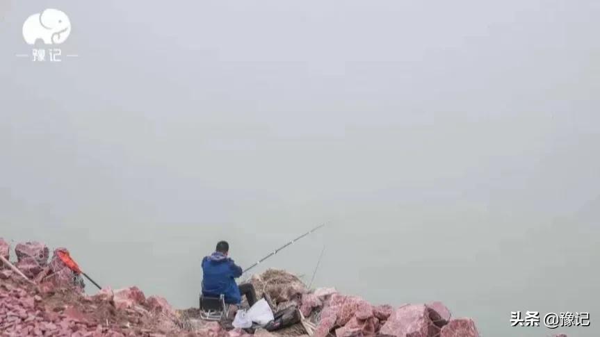 走在希望的田野上,走在希望的校园里