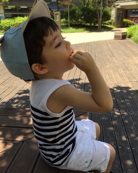 韩国神仙姐弟,混血小姐姐神仙颜值