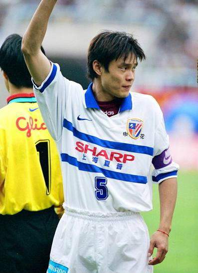 最喜欢的足球运动员照片及介绍,最出名的五个足球运动员