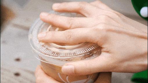 星巴克圣诞二哈杯,星巴克2022圣诞星杯冬日骄阳款