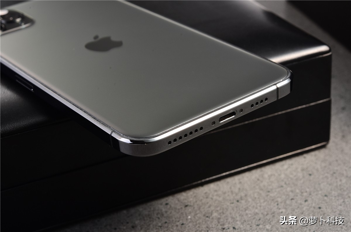 iphone11promax爆改13750毫安,苹果4s爆改苹果11