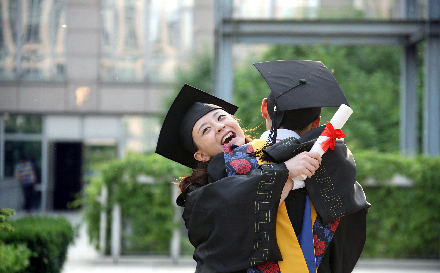 大学生为何要考“英语四六级”？四级影响毕业，而六级受益一生