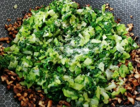 青菜包子出锅总变色？掌握3个窍门，包子暄软鲜香，青翠不发黄