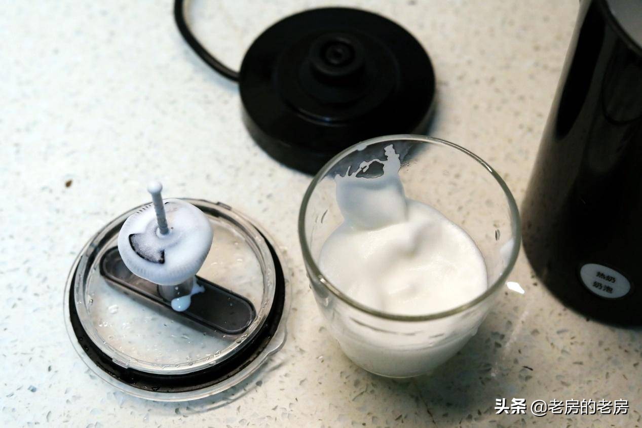 在家喝卡布奇诺，你需要一台什么样的咖啡奶泡机？