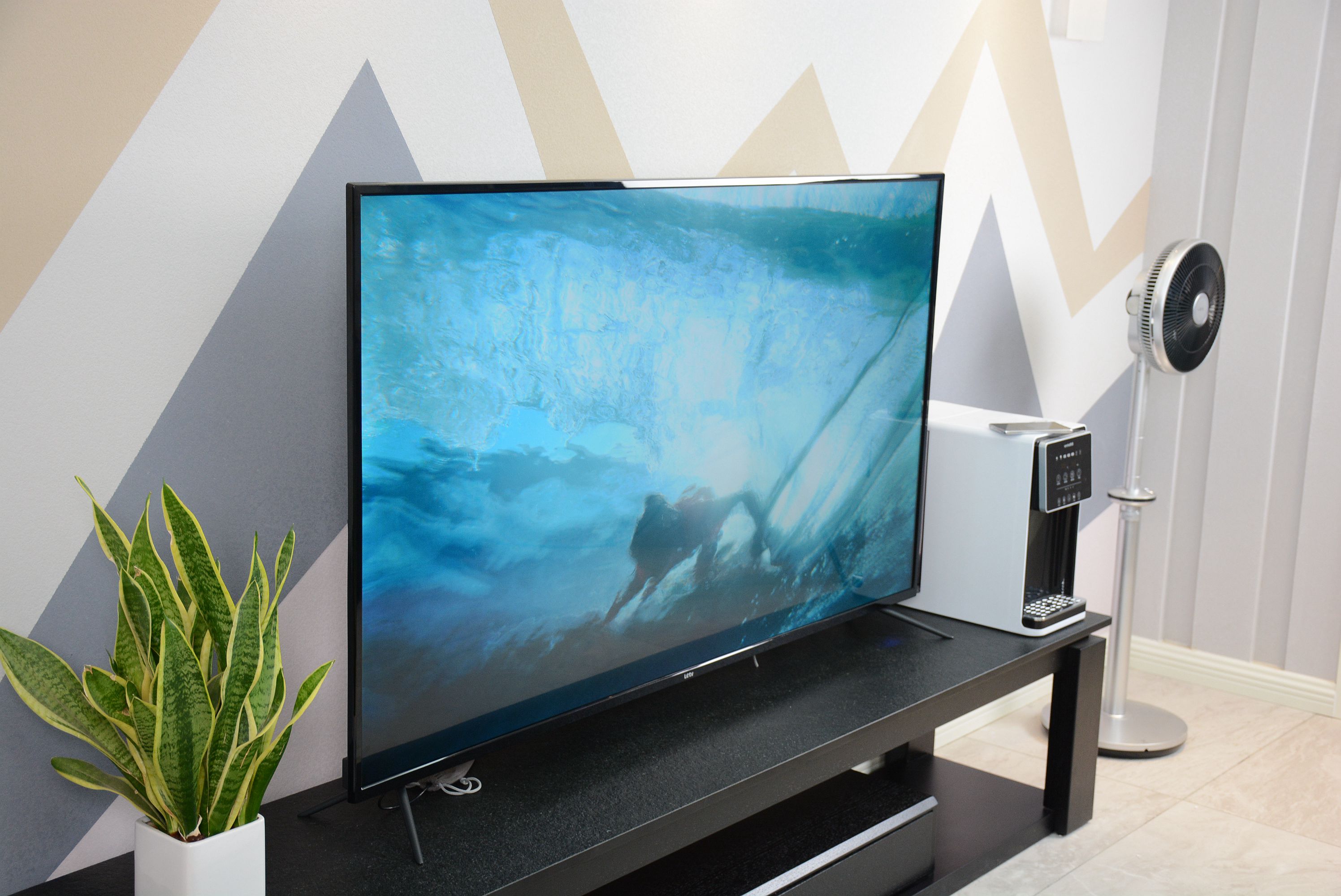 客厅C位的高性价比神器：乐融LetvY65电视评测