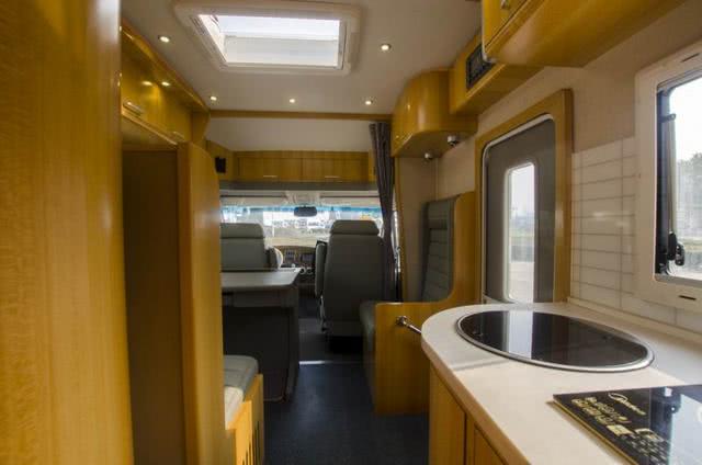 中天依维柯2045越野房车蒙古版,中天房车2021无拓展房车价格