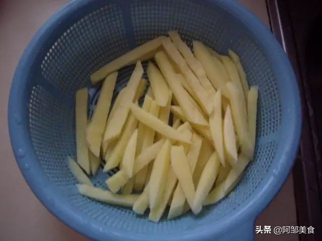 自制外酥内嫩薯条,偏软的薯条家庭自制做法