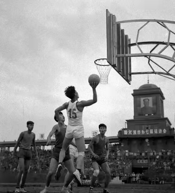 八区体育场蓄水池施工,八区体育场营业时间