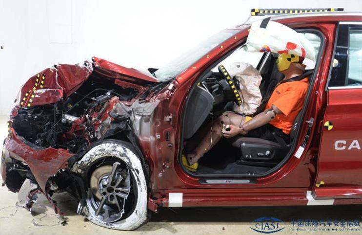 中保研碰撞奥迪q5l,宝马x3中保研碰撞测试
