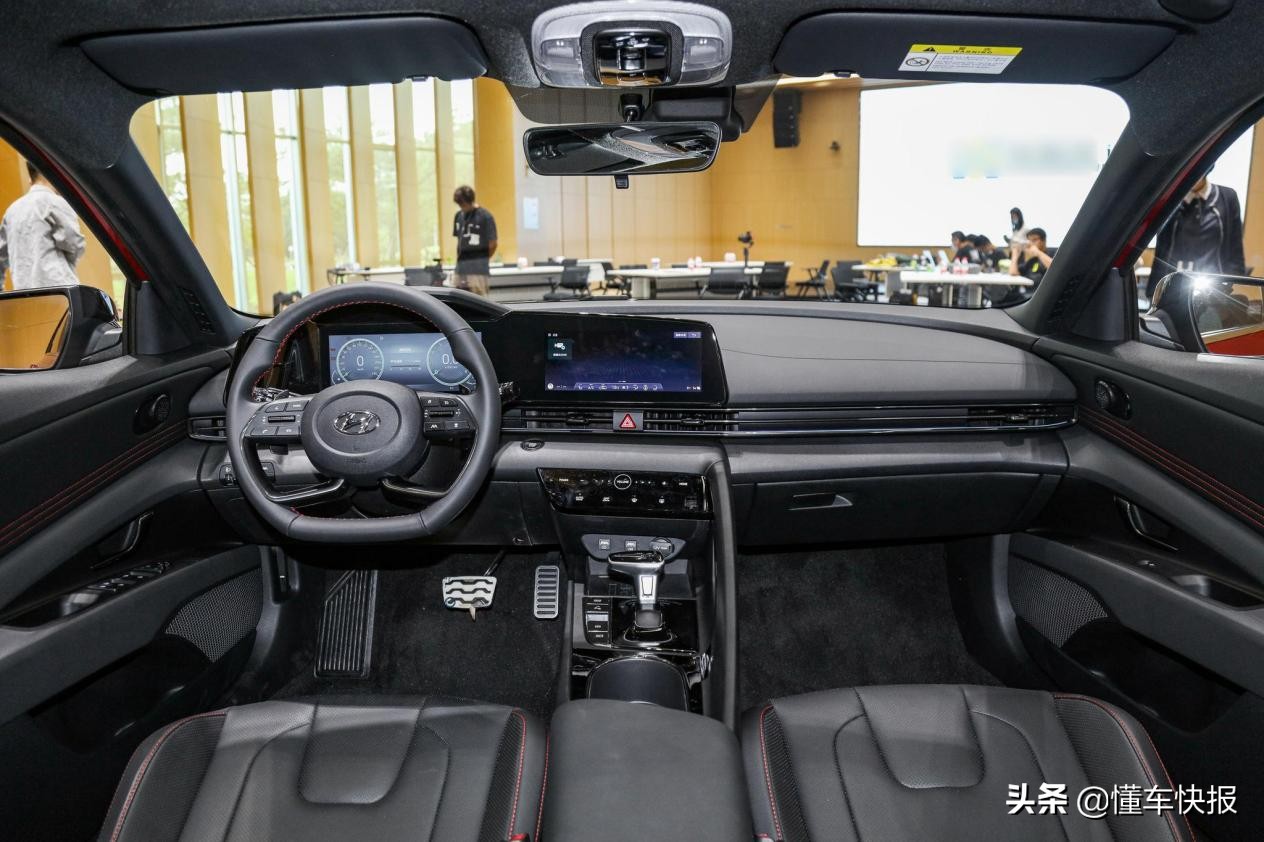 第七代伊兰特和全新伊兰特区别,第六代伊兰特对比第七代伊兰特