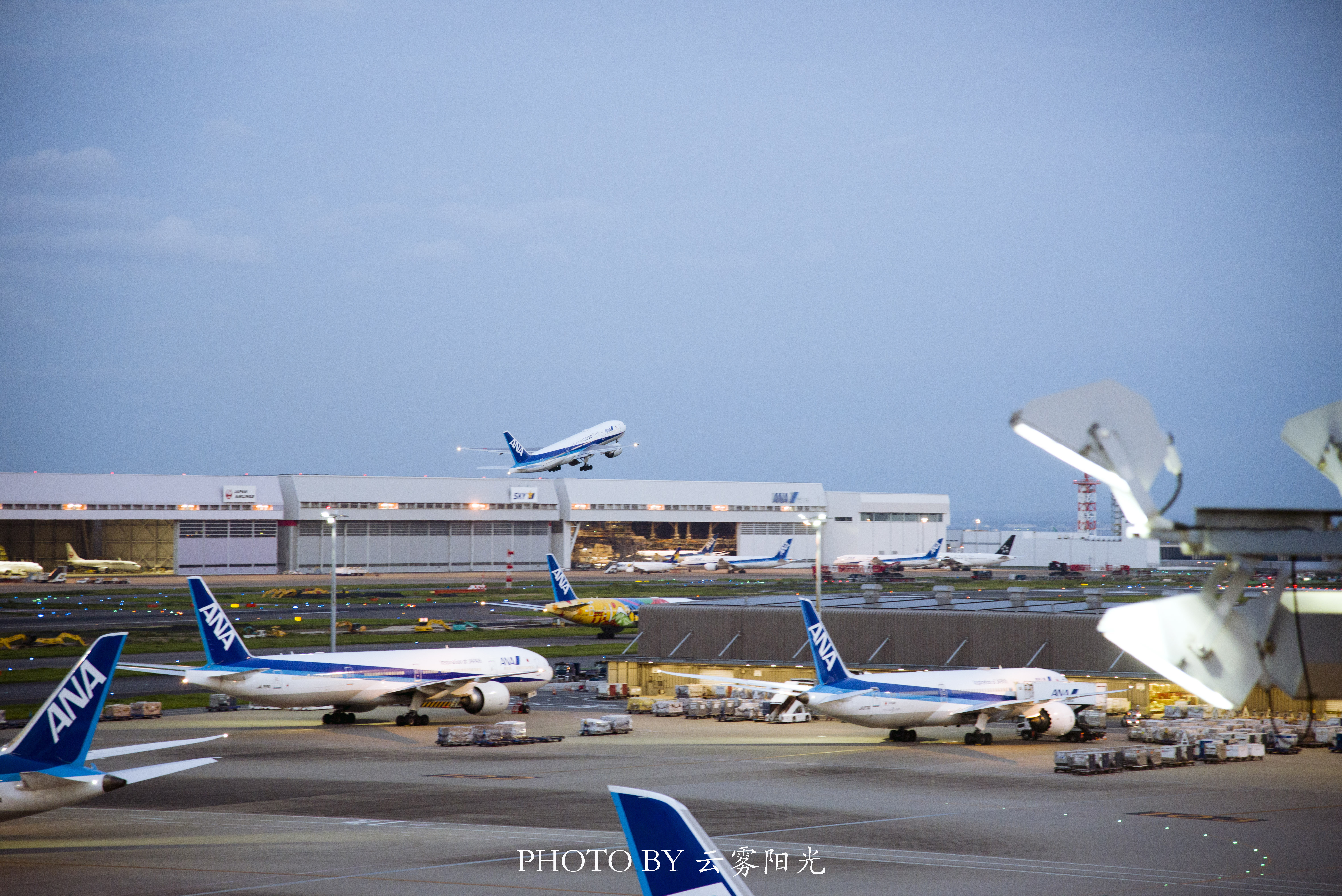 关西机场有过夜的地方吗,关西机场坐夜间巴士人多吗