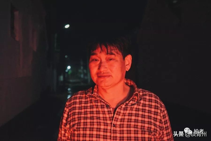 大衣哥朱之文买新车引围观,大衣哥朱之文被农民围观