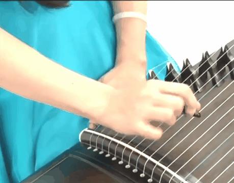 古筝基础入门必学摇指的弹奏方式,古筝摇指时的手背是平的还是斜的