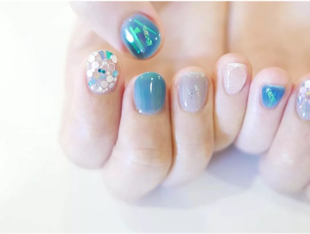 粉嫩渐变果冻唇,无美颜无滤镜的果冻甲