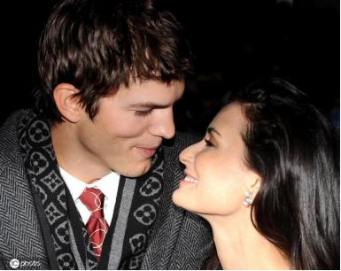 美艳女星出书爆料：15岁遭性侵、42岁流产，还被迫三人行？