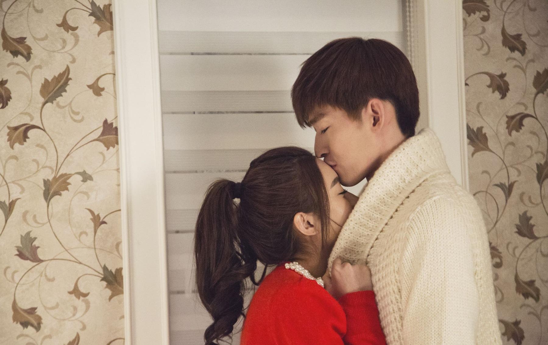 杉杉来了封腾不让杉杉去珠宝店,杉杉来了封腾不让彬彬喝药