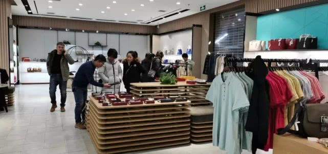 奥莱名品折扣店是正品吗,奥莱国际购物中心大牌专柜在哪