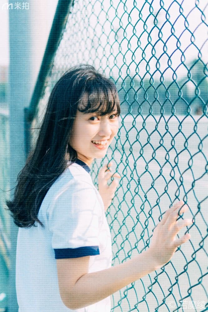 爱笑的女孩美图,甜美清纯治愈系女生写真