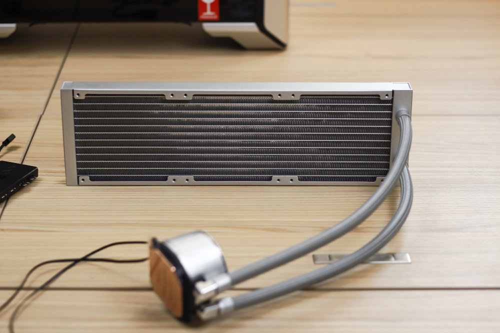 索泰rtx2080ti-xgamingoc拆解,索泰2080ti装机