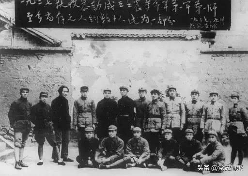 资历很老的开国中将，因解救毛*东泽**而被称为救驾将军，一次战斗失利竟被判刑一年半