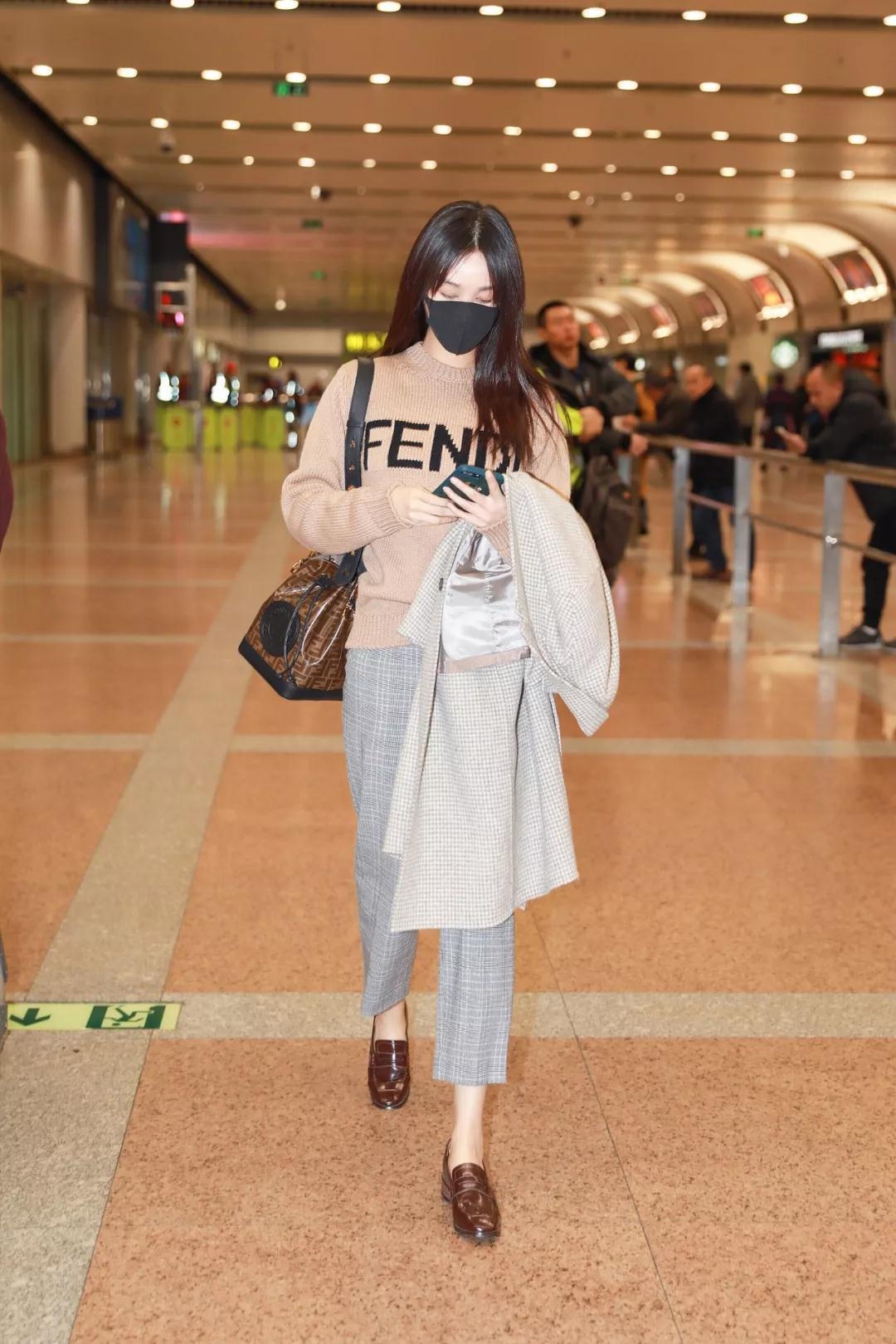 机场女王杨幂,机场女王戚薇杨幂