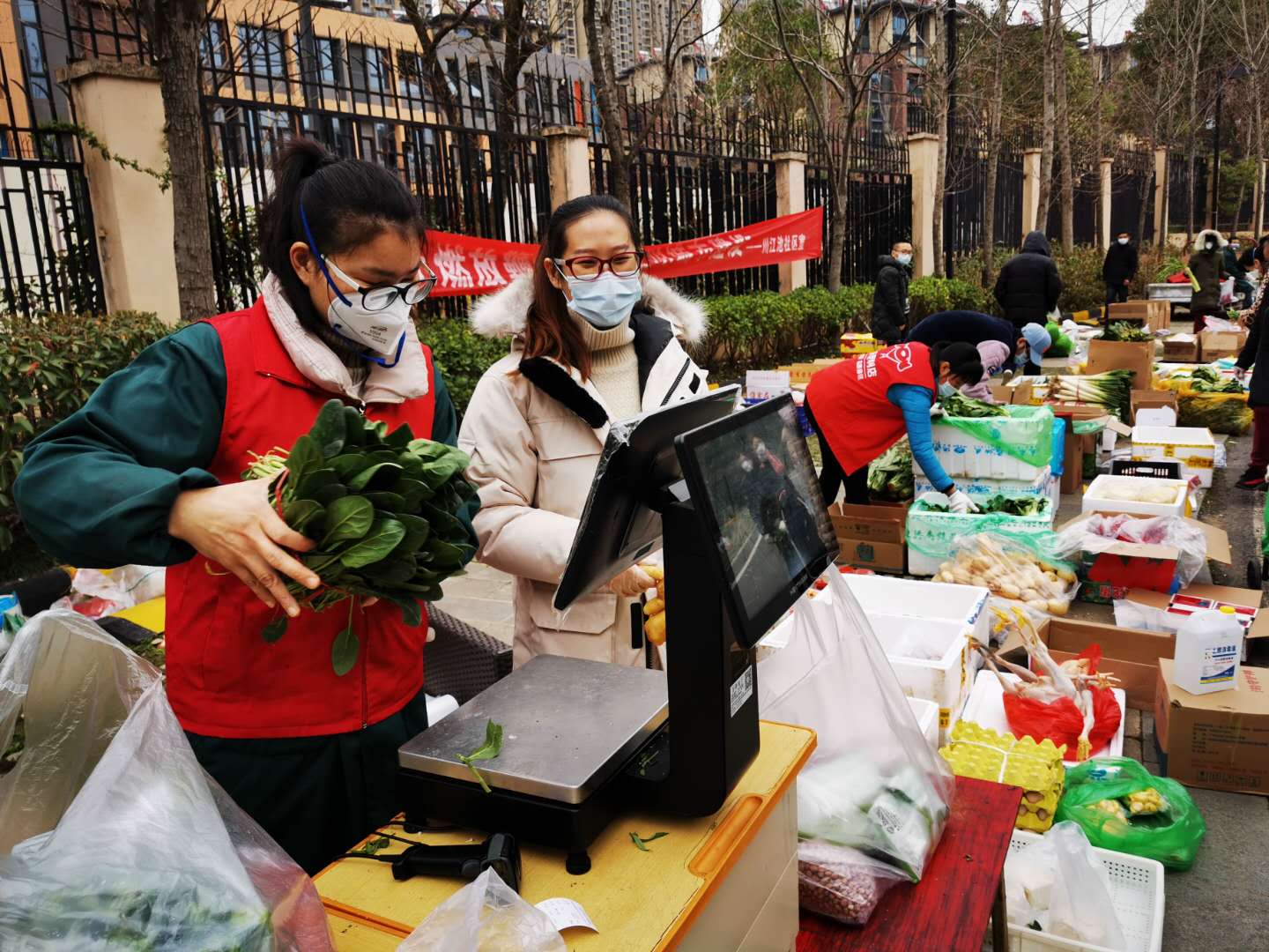 抗击疫情为业主保驾护航,抗击疫情为爱心人士点赞