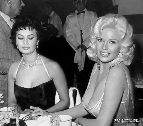 隆胸填充物对身体有什么危害,隆胸填充物破了