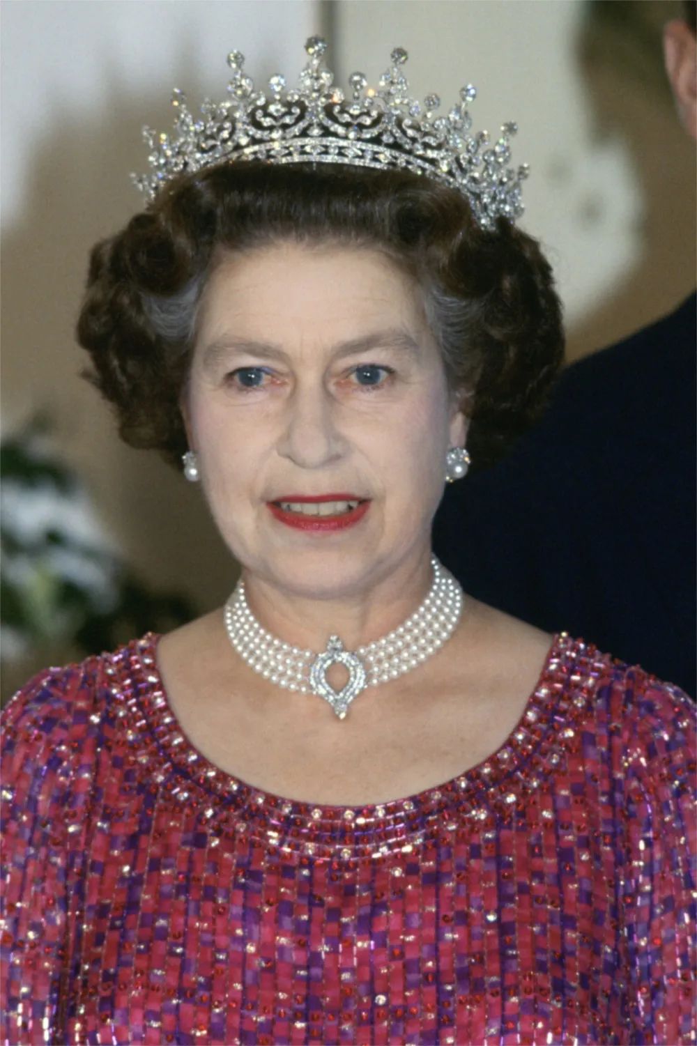 戴妃经典款戒指,戴妃蓝宝石珠宝