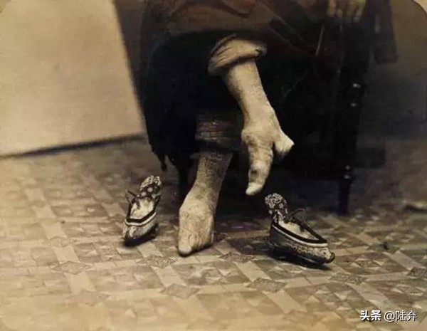 古代的三寸金莲到底有多可怕,三寸金莲古代陋习