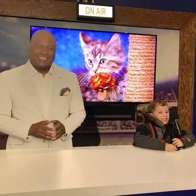 假笑男孩爆红多年后惨遭曝光,假笑男孩儿个人资料