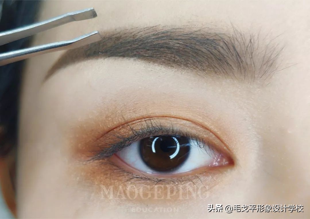 化妆的正确步骤千万别错了,正确的化妆步骤你还傻傻分不清吗