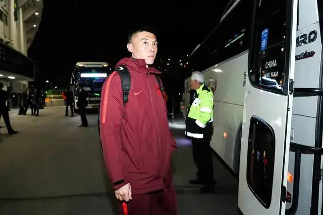 东亚杯国足0比3不敌韩国,东亚杯国足韩国直播