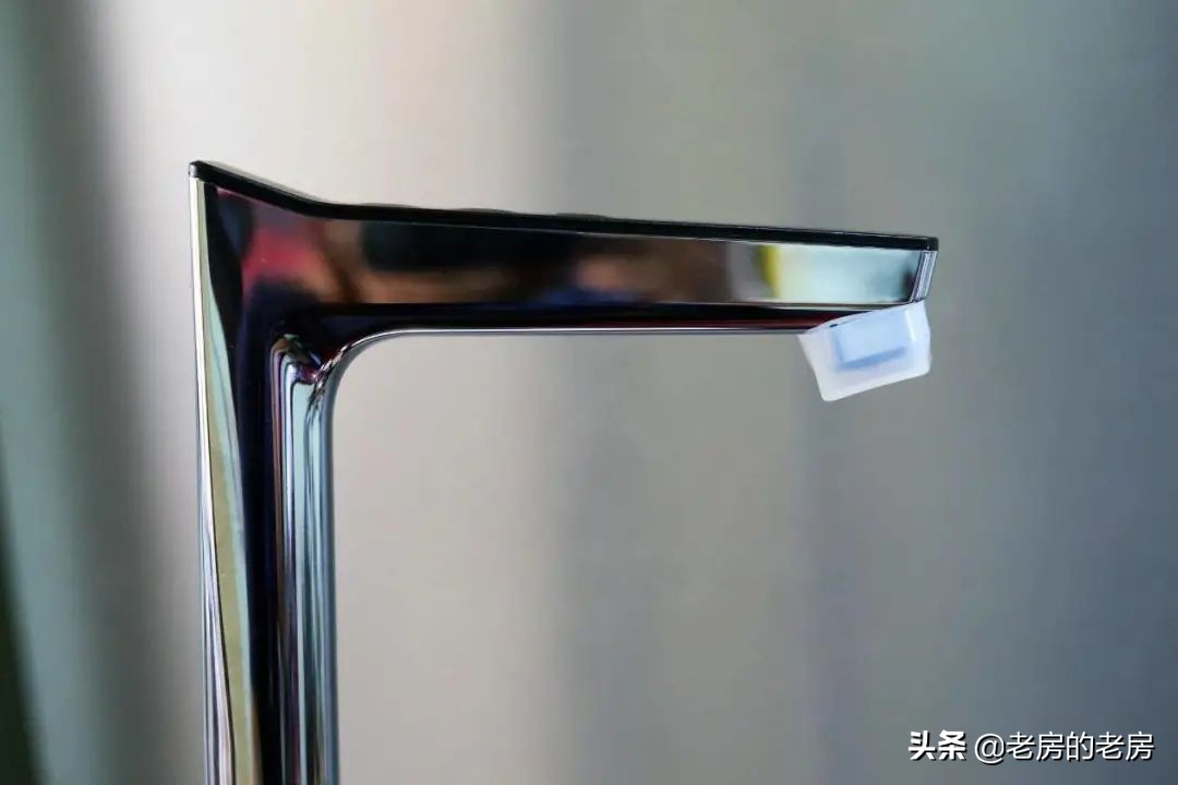 打开龙头即出热水,打开水龙头就是热水