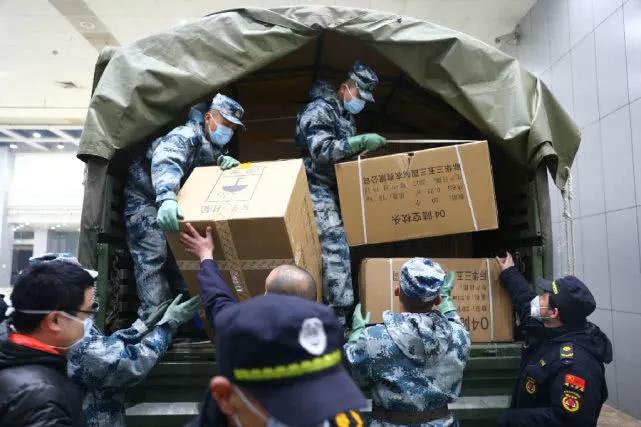 武汉方舱医院为何叫火神山雷神山,184小时抢建上海最大方舱医院