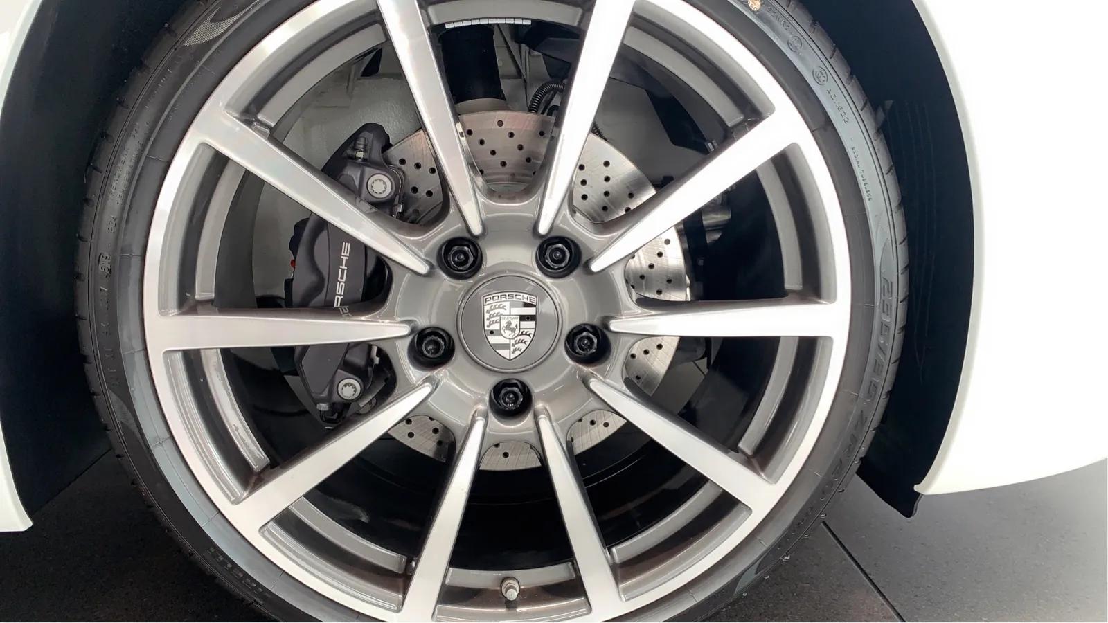 李橙保时捷跑车,李橙阿斯顿马丁