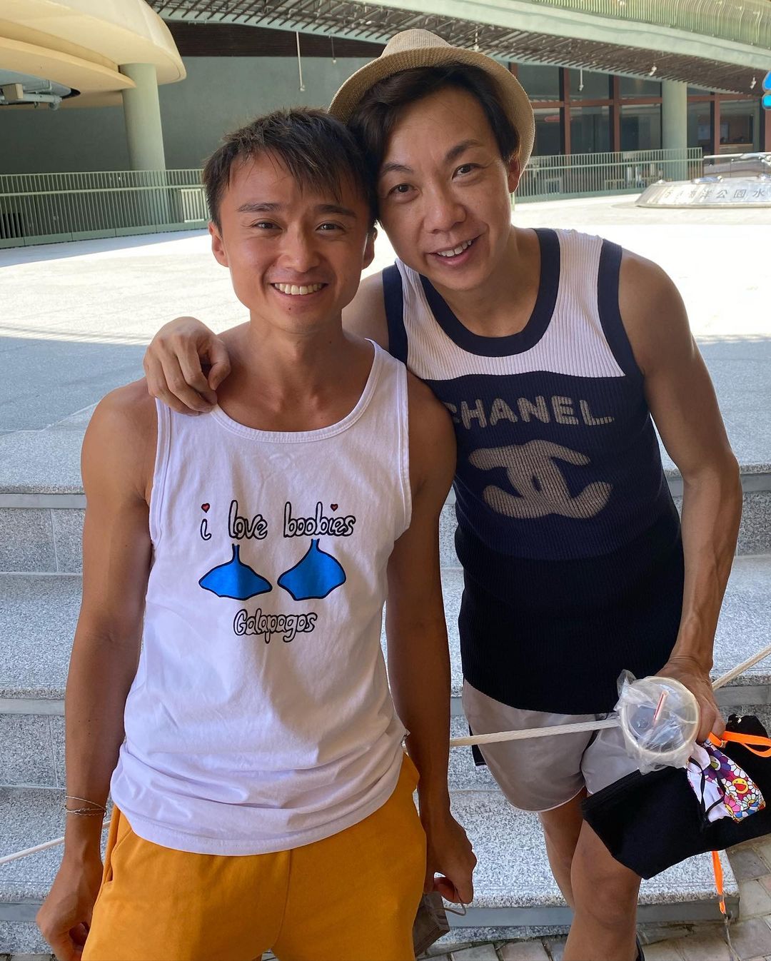 黎姿徐子淇亲密合影展甜美笑容,甘比端庄徐子淇