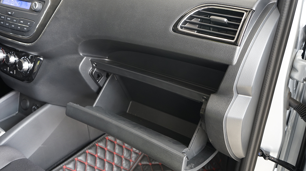 长安欧诺s静态体验,长安欧诺s封闭货车2017款参数配置