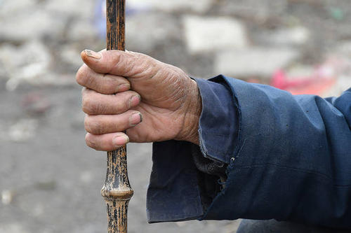 白手起家创业成功真实案例,25岁小伙创业3次赚17000万