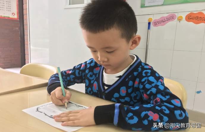 二年级雷锋叔叔你在哪里课文复习,二年级课文背诵雷锋叔叔你在哪里